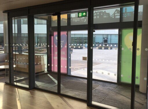 Automatic shopfronts Door